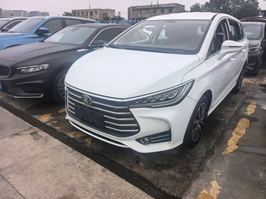 2018 BYD SONG view 1