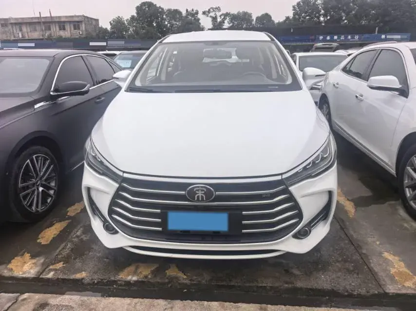 2018 BYD SONG thumbnail 2