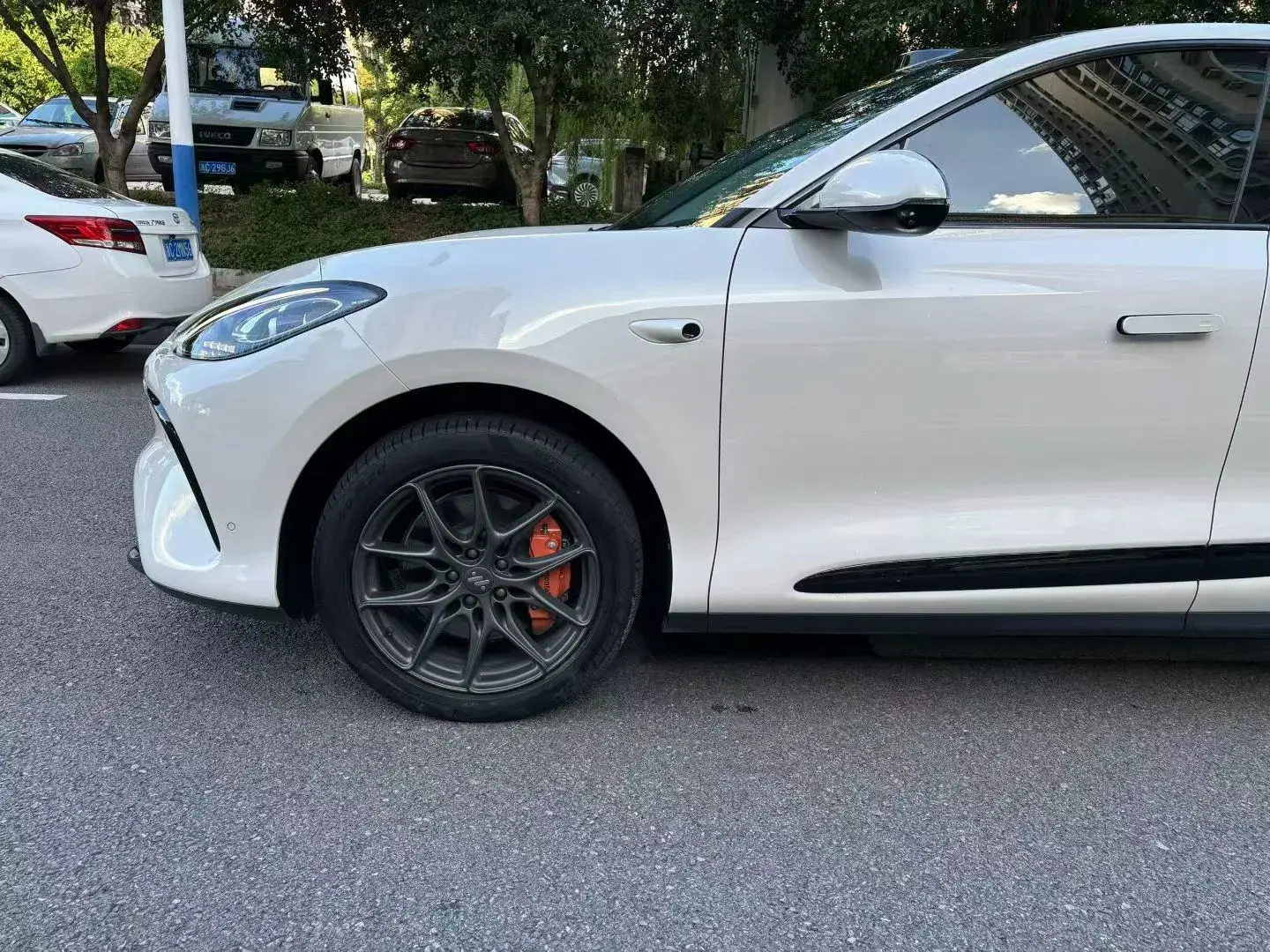 2023 IM LS6 thumbnail 3