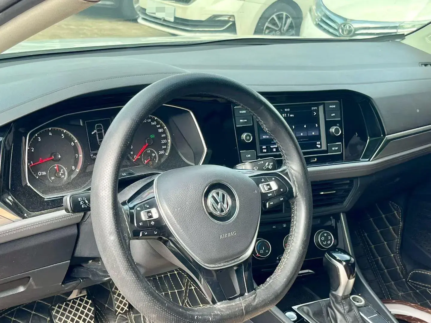 2019 VOLKSWAGEN SAGITAR thumbnail 4