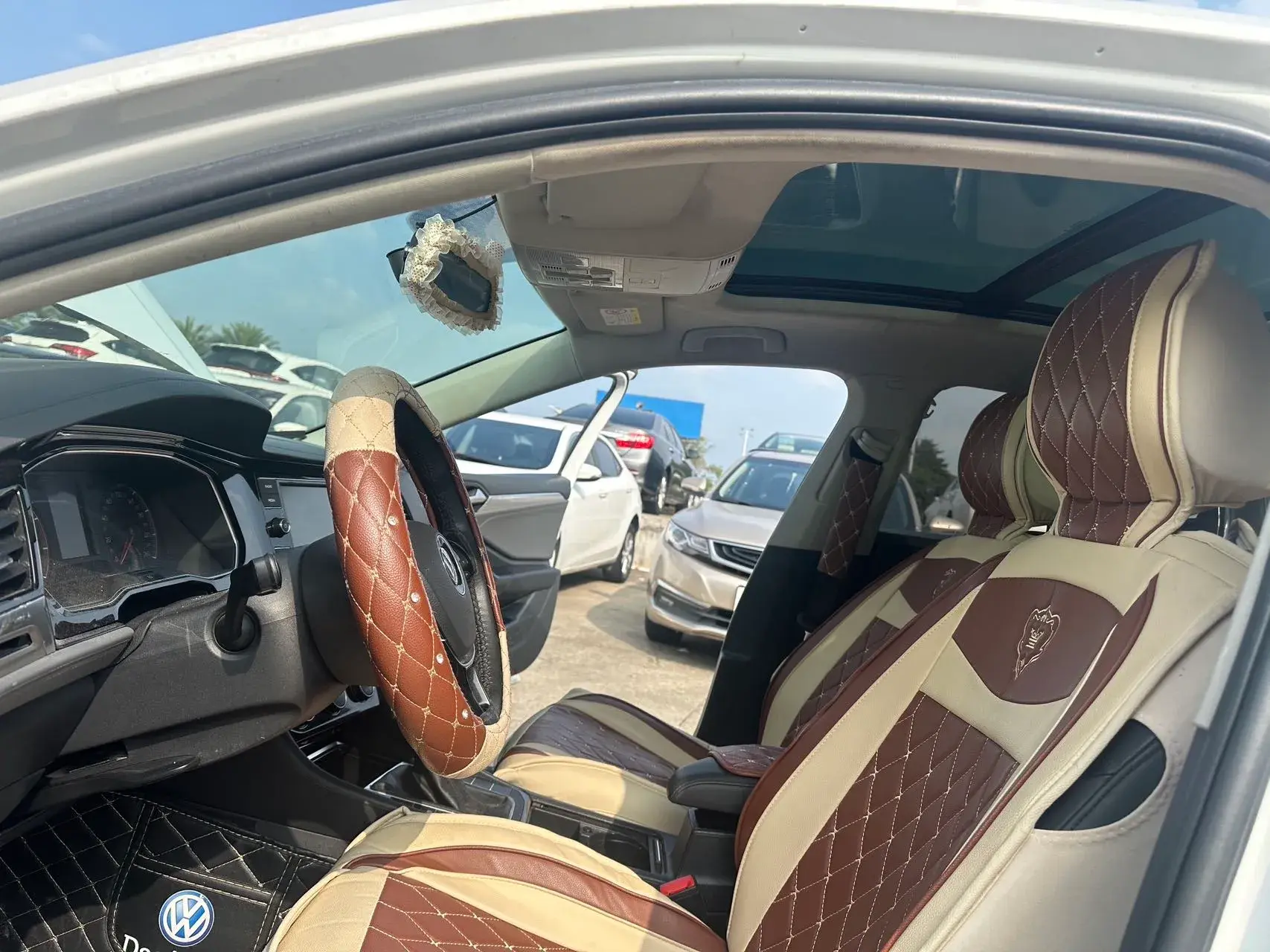 2019 VOLKSWAGEN SAGITAR thumbnail 3