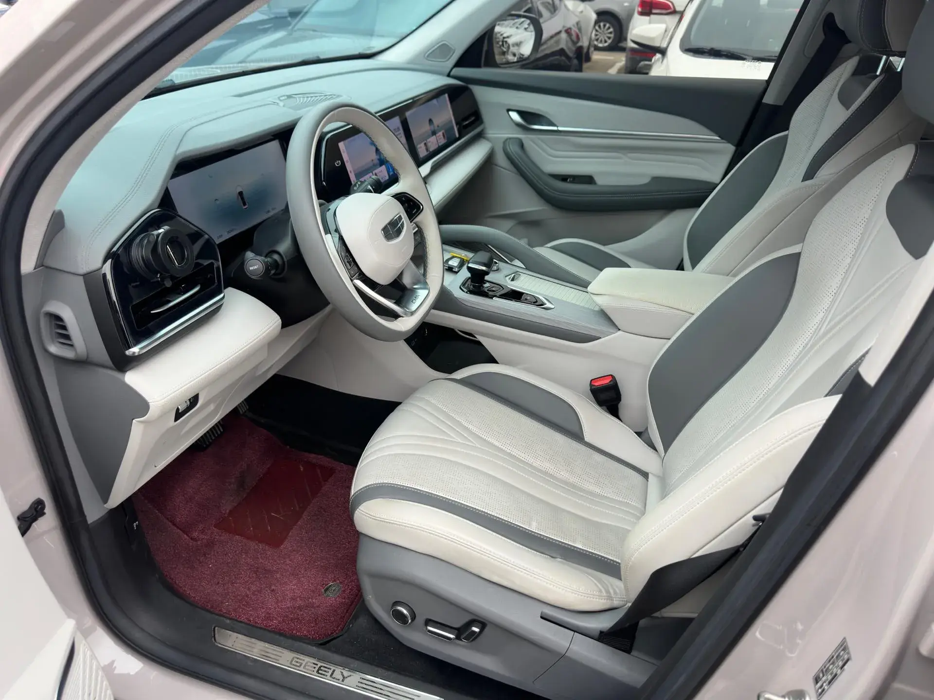 2024 GEELY MONJARO thumbnail 3