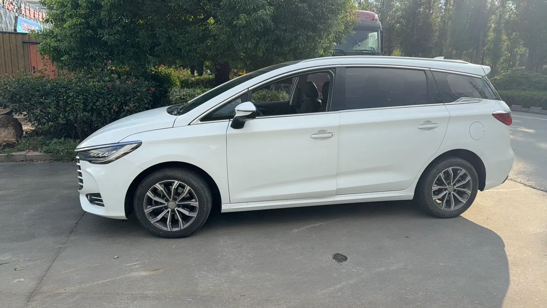 2019 BYD SONG thumbnail 2