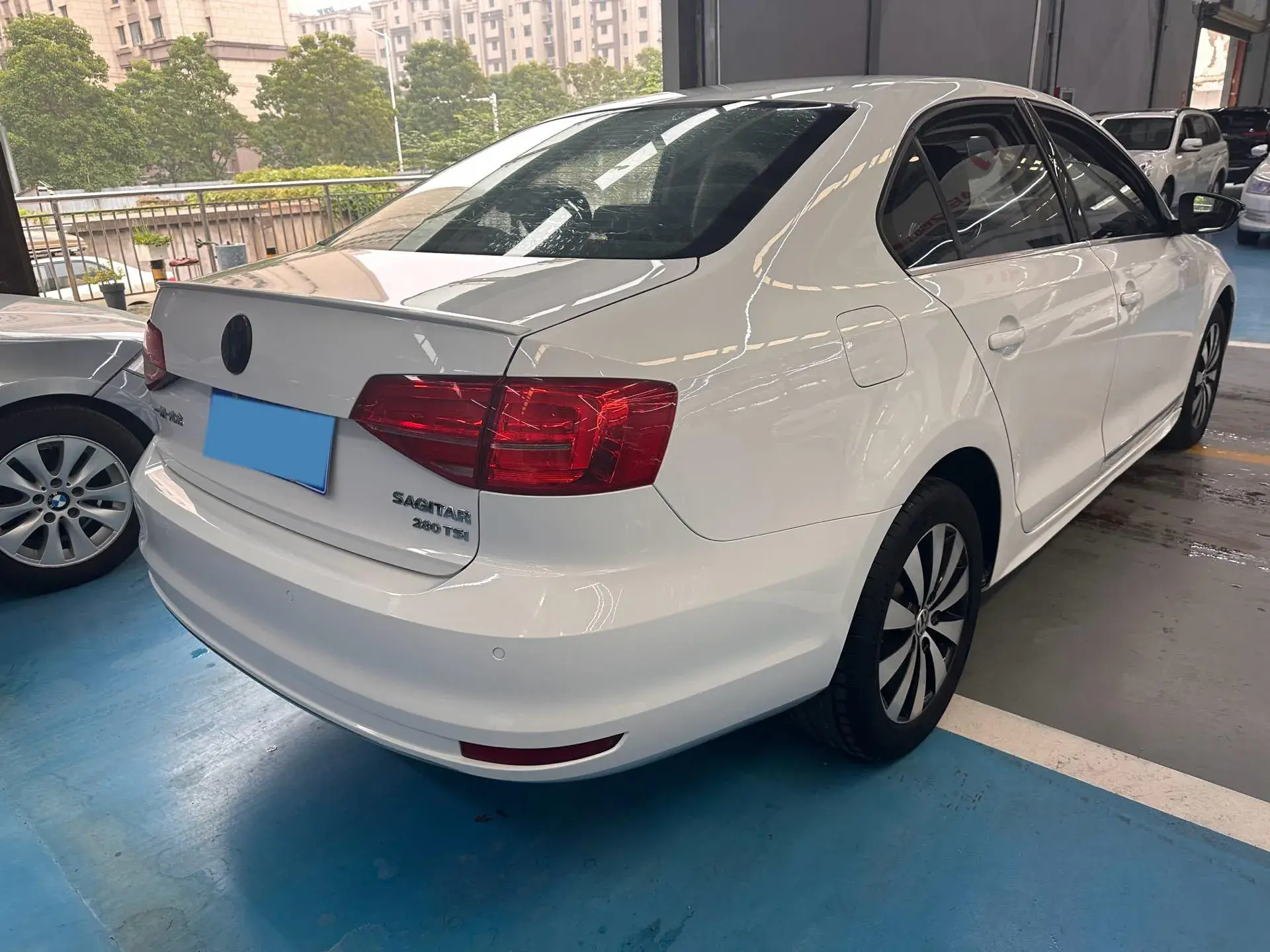 2018 VOLKSWAGEN SAGITAR thumbnail 4