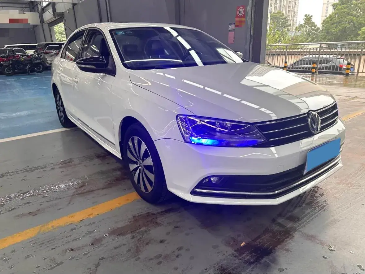 2018 VOLKSWAGEN SAGITAR thumbnail 2