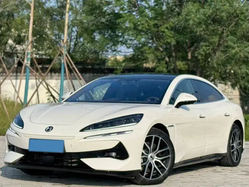 2024 Denza DenzaZ9 2.0T 207HP L4 E-CVT PHEV 38.5KWH