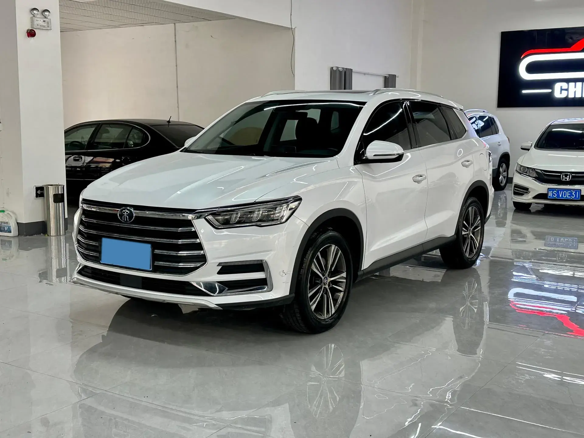 2019 BYD SONG view 1