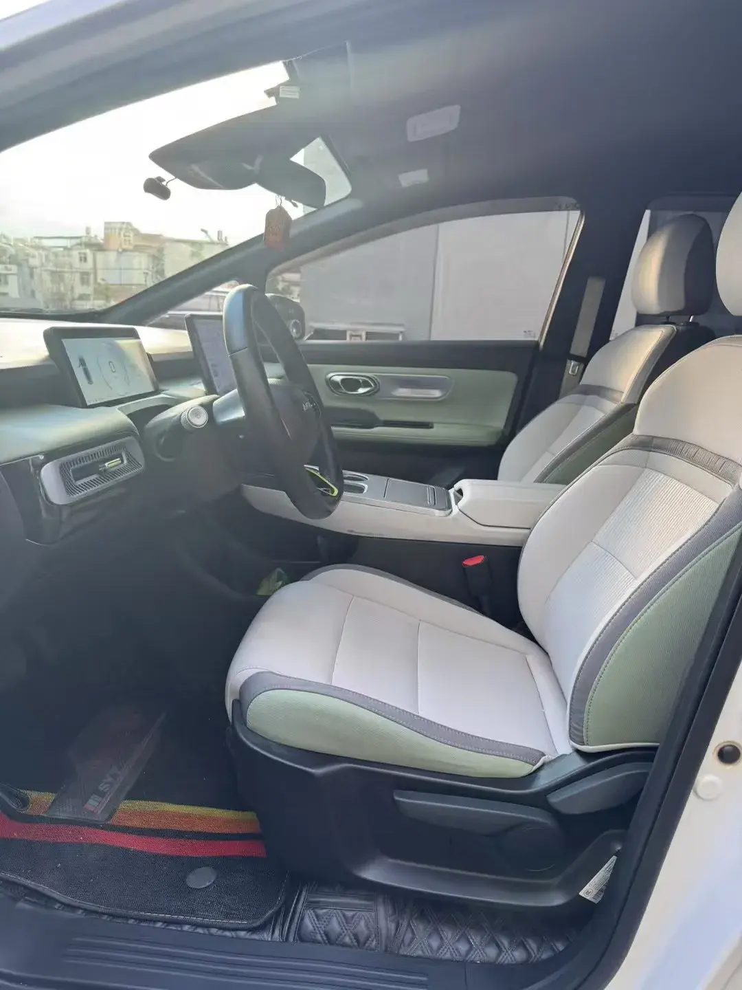 2023 AION Y thumbnail 4