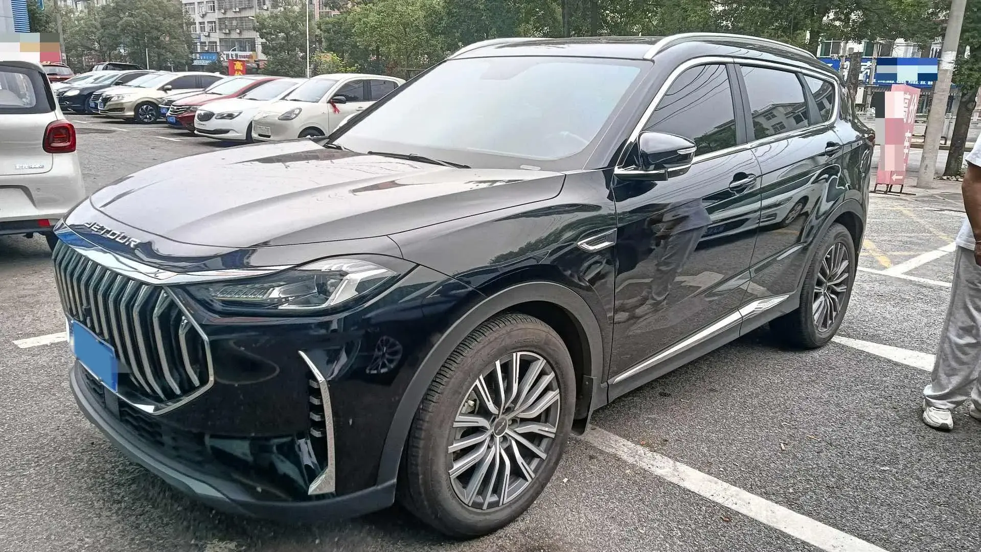 2023 JETOUR X70 view 1