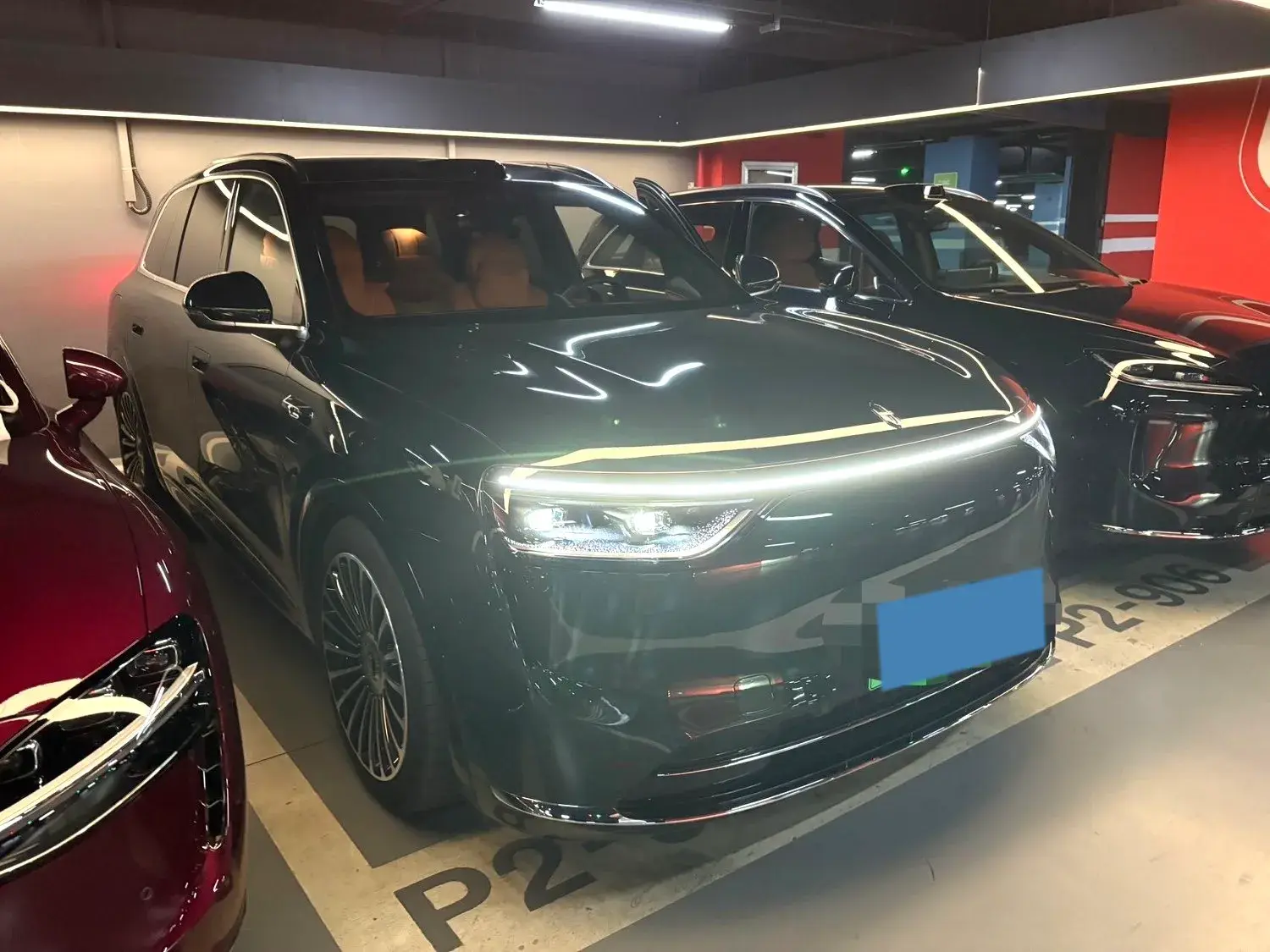 2025 AITO AITO thumbnail 3