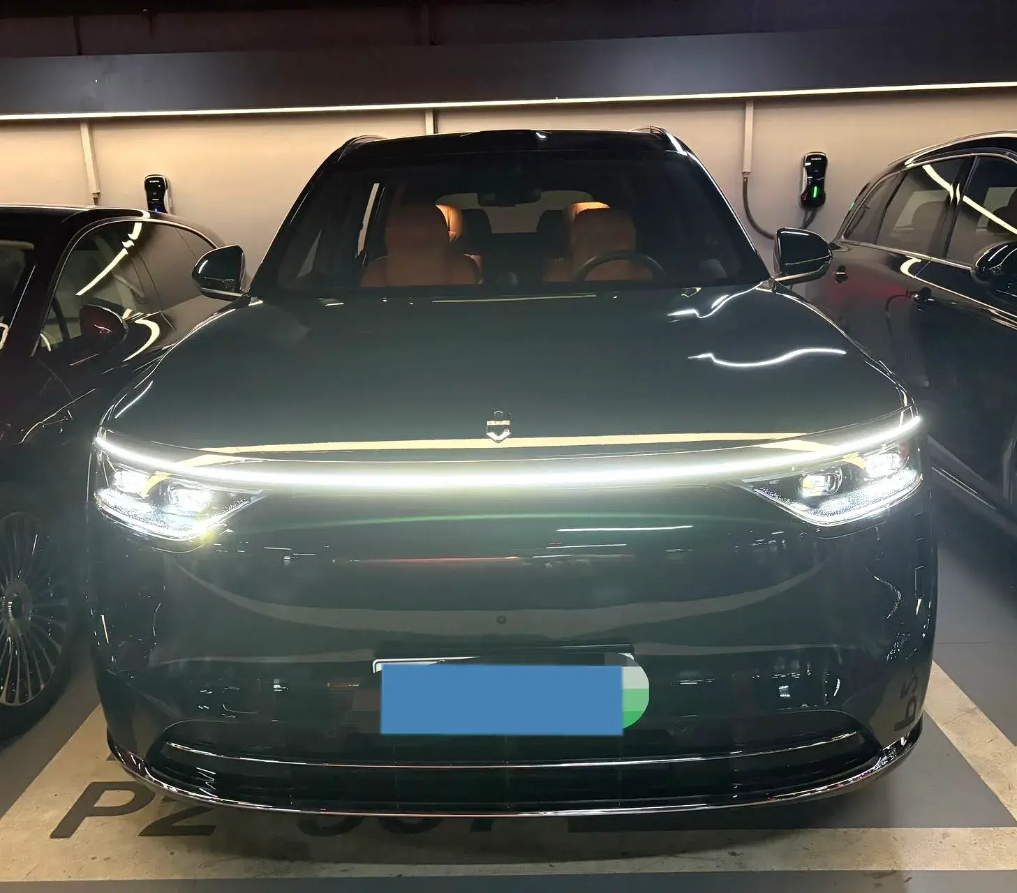 2025 AITO AITO thumbnail 2