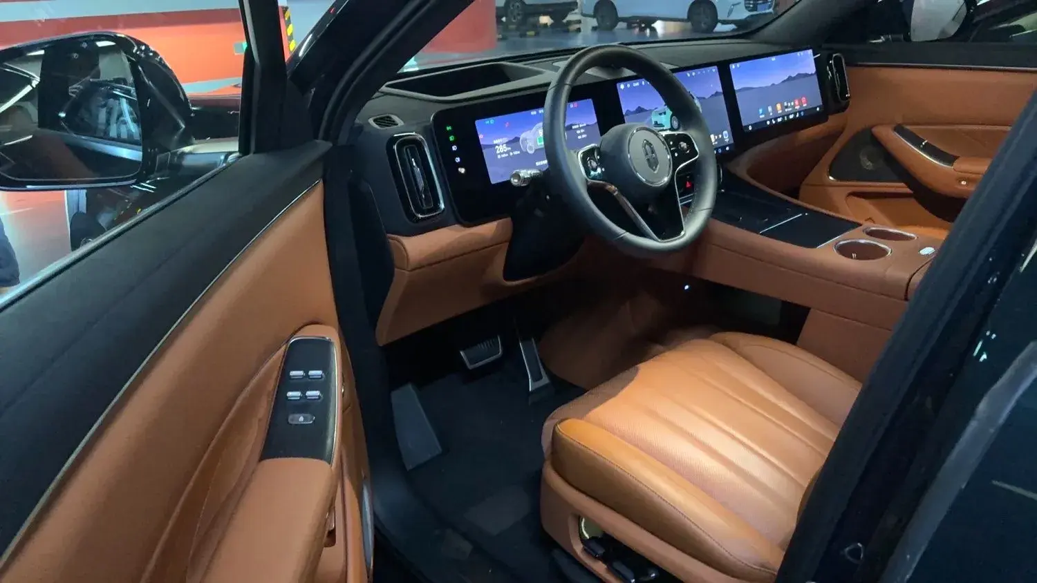 2025 AITO AITO thumbnail 4