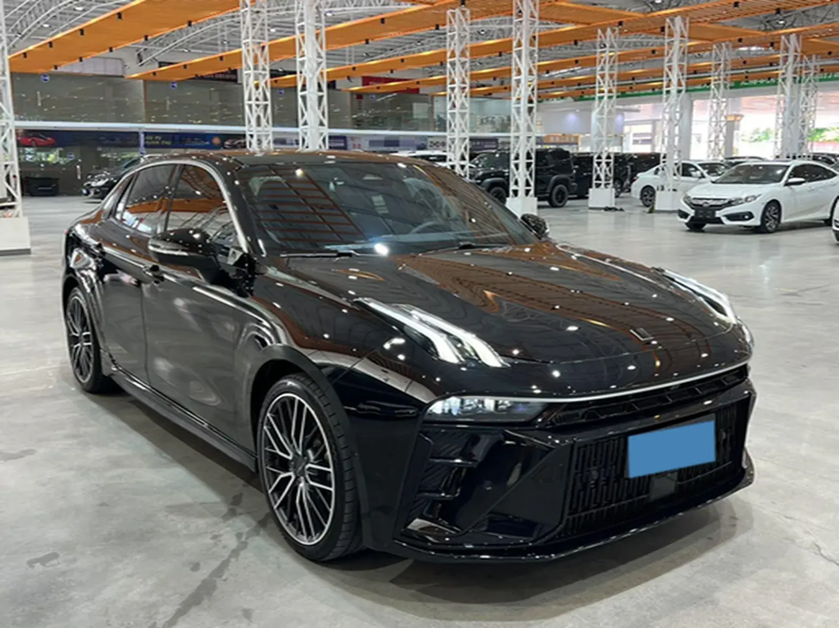 2023 LYNK&CO 03 thumbnail 3