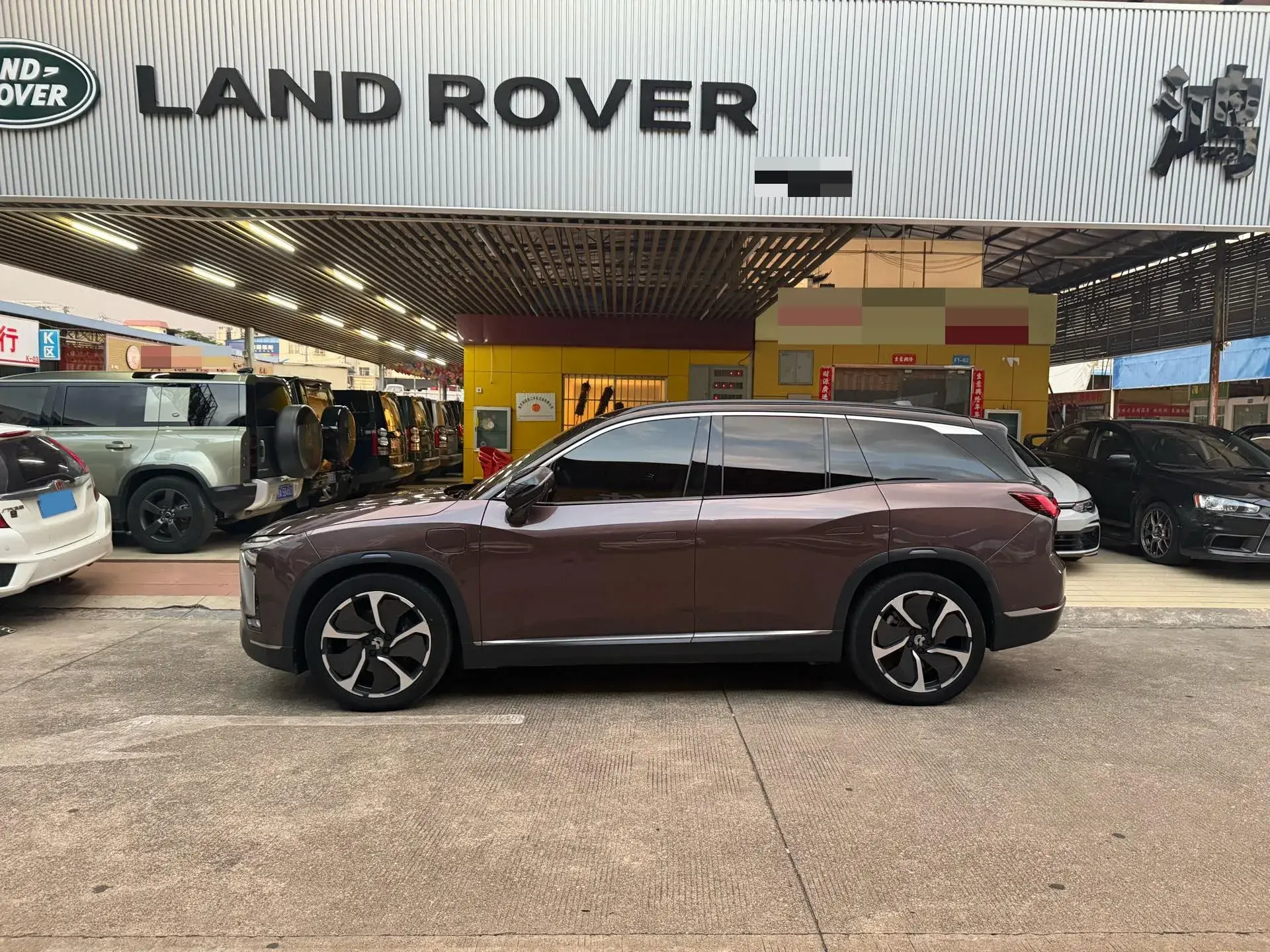 2020 NIO ES8 thumbnail 2