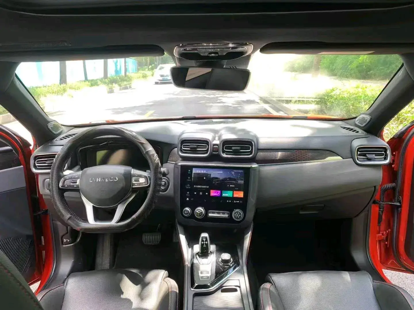 2019 LYNK&CO 03 thumbnail 3