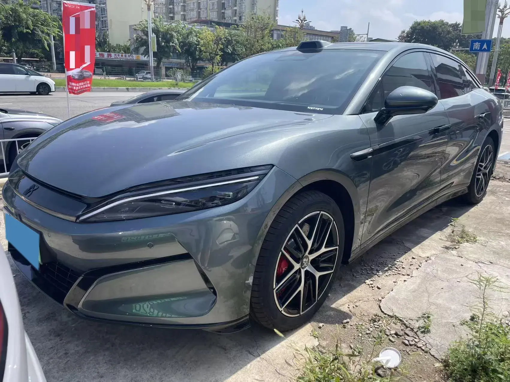 2025 BYD HANL view 1