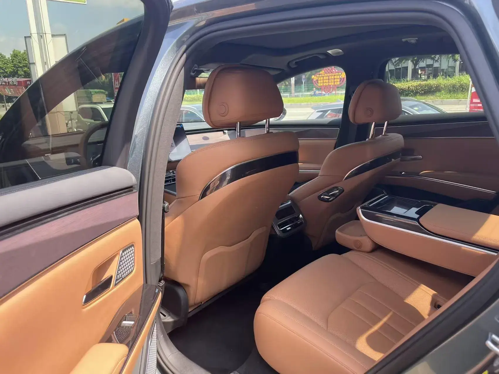 2025 BYD HANL thumbnail 4