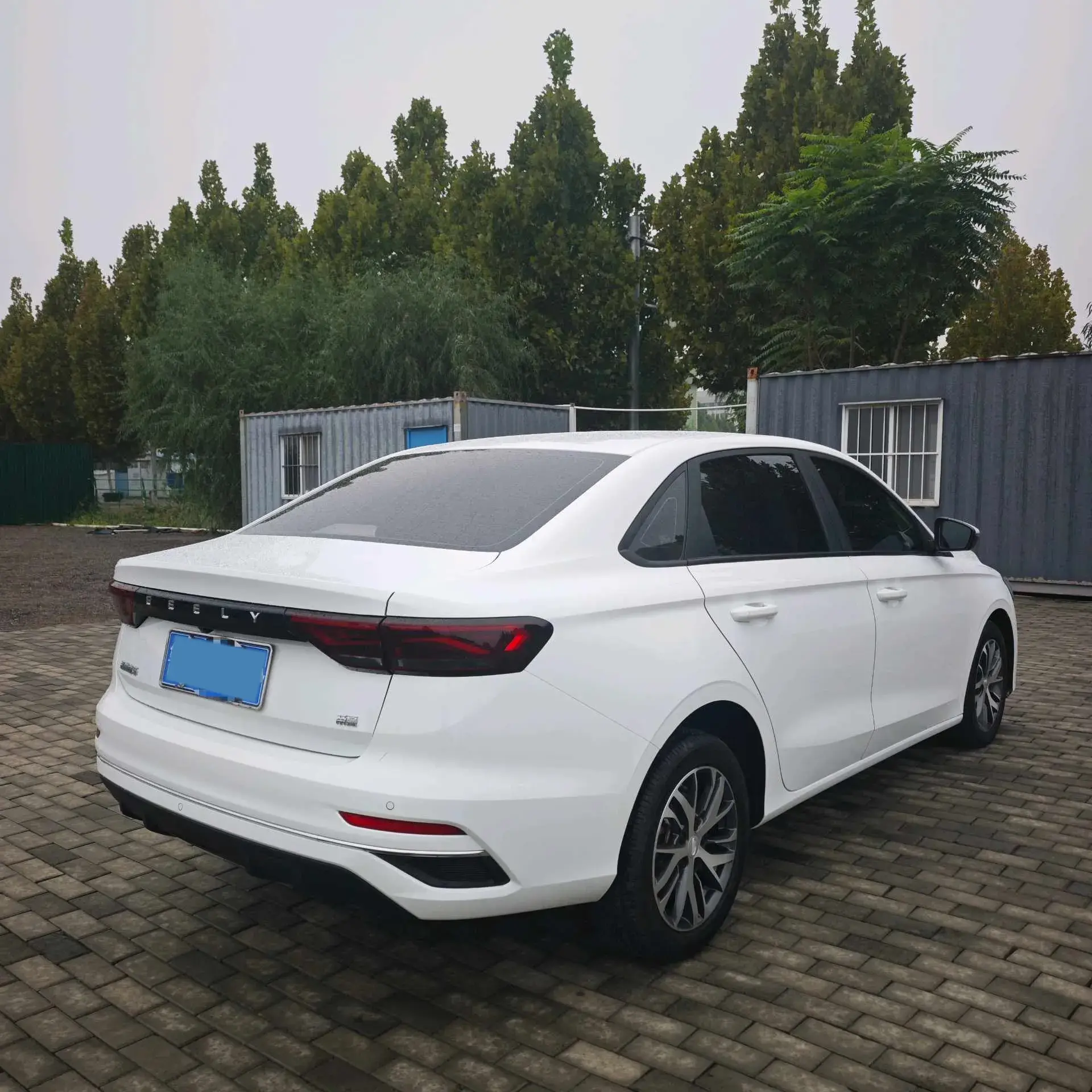 2023 GEELY EMGRAND thumbnail 3