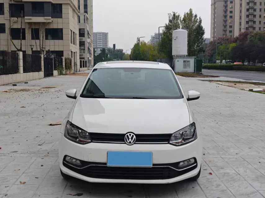 2018 VOLKSWAGEN POLO thumbnail 2