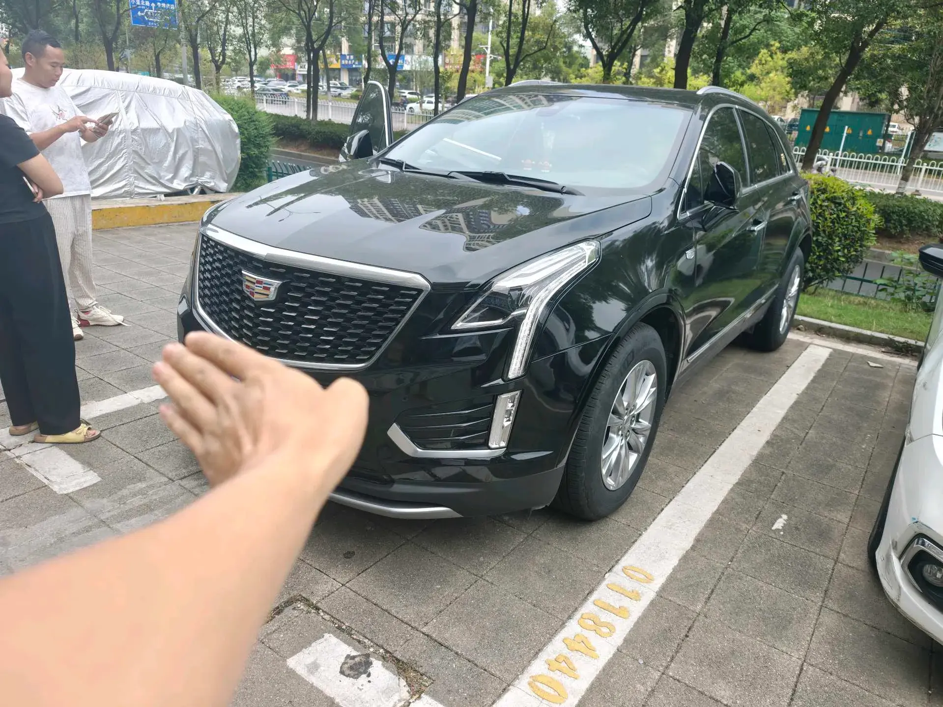 2023 CADILLAC XT5 view 1