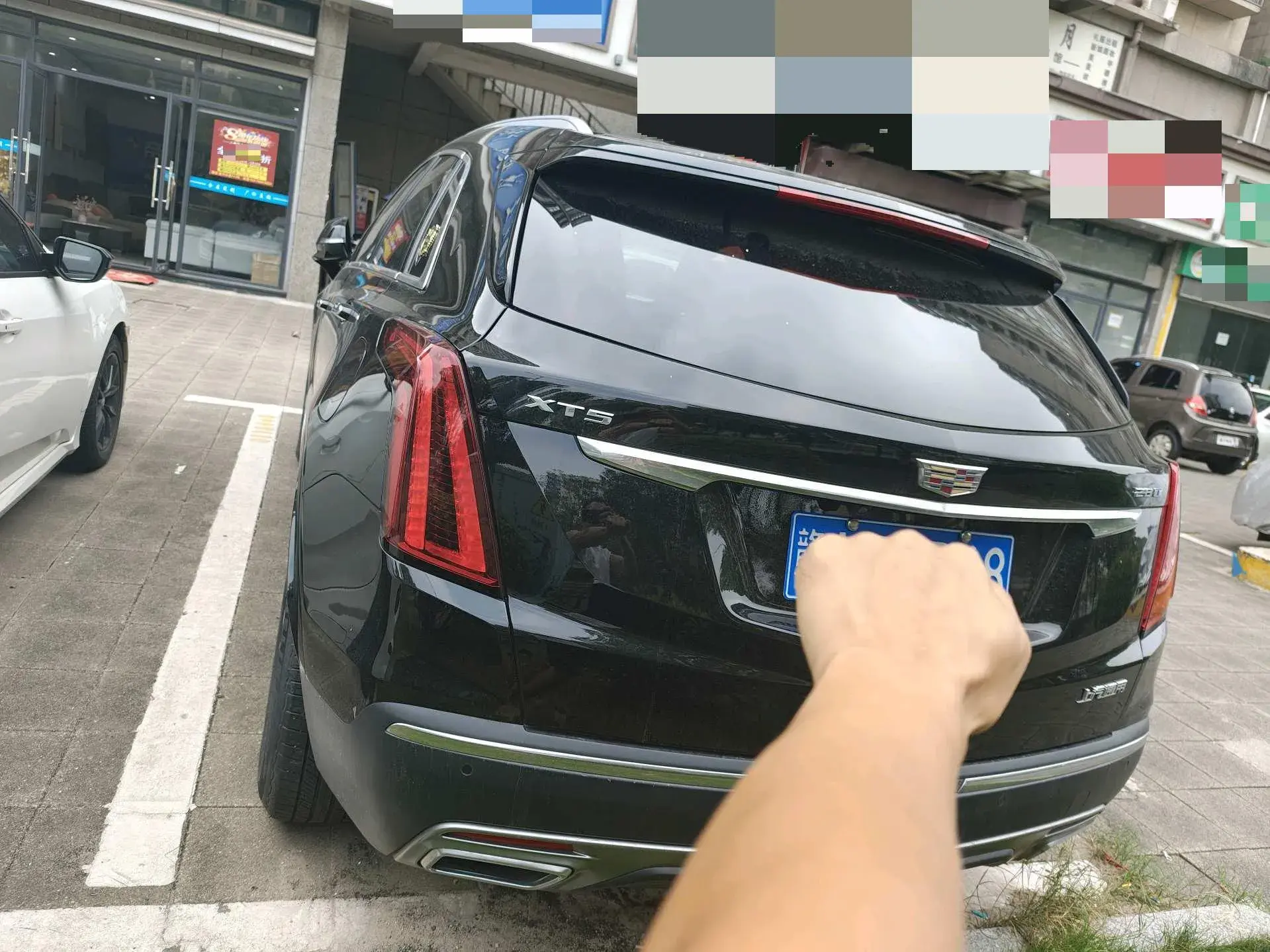 2023 CADILLAC XT5 thumbnail 2