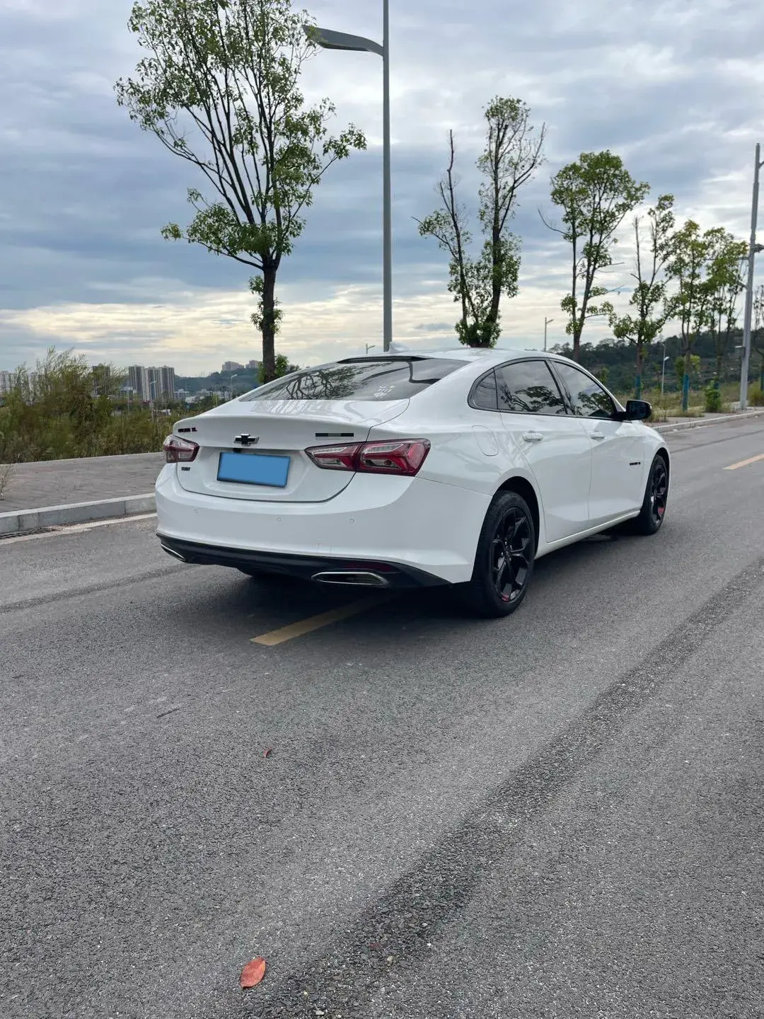 2019 CHEVROLET MALIBU thumbnail 2