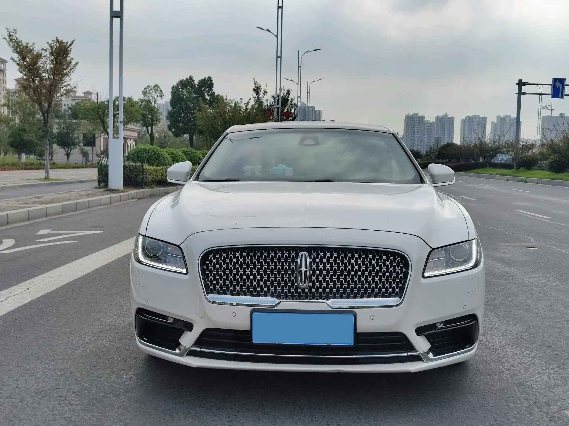 2017 LINCOLN CONTINENTAL thumbnail 2