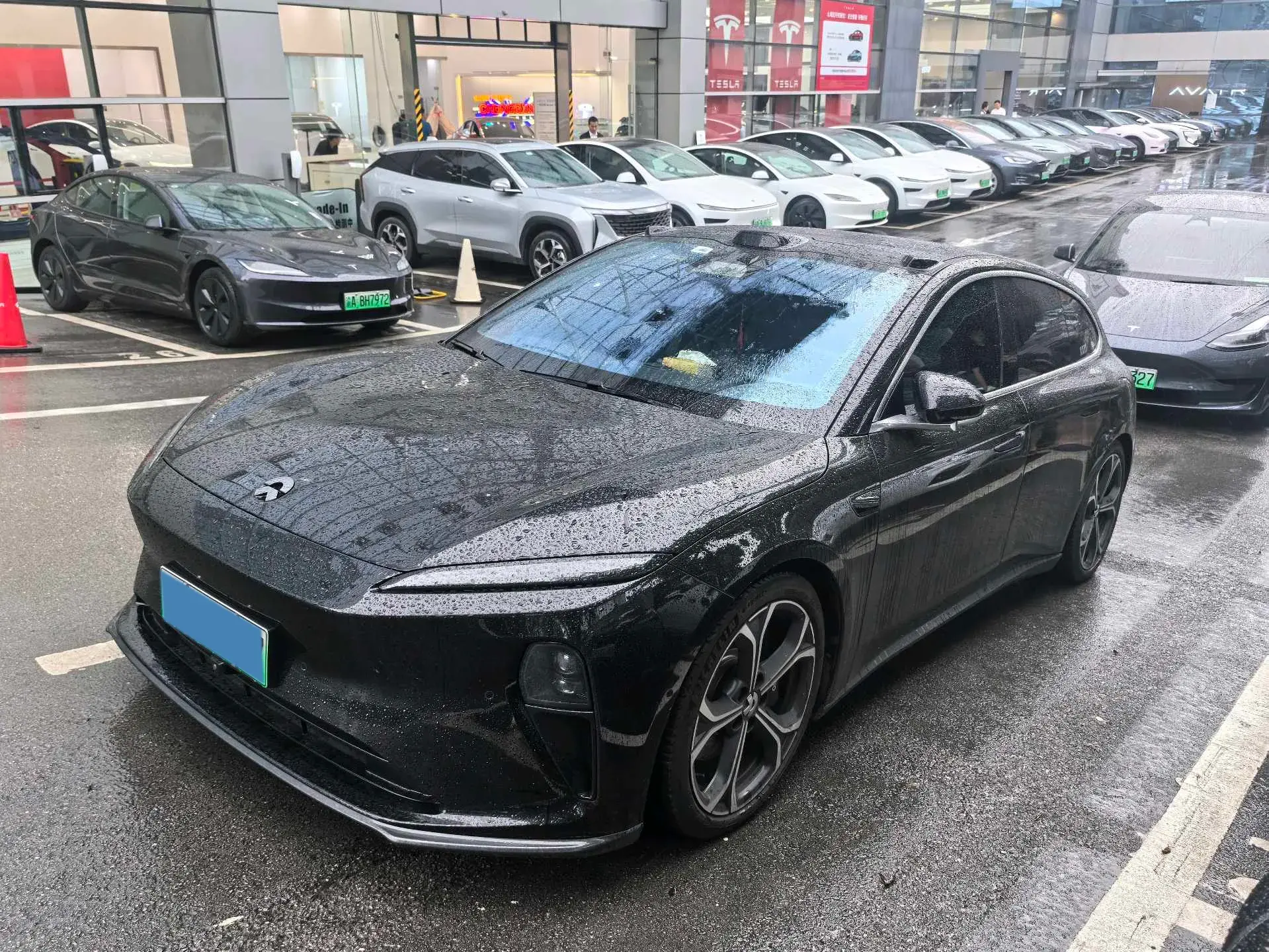 2024 NIO ET5T view 1