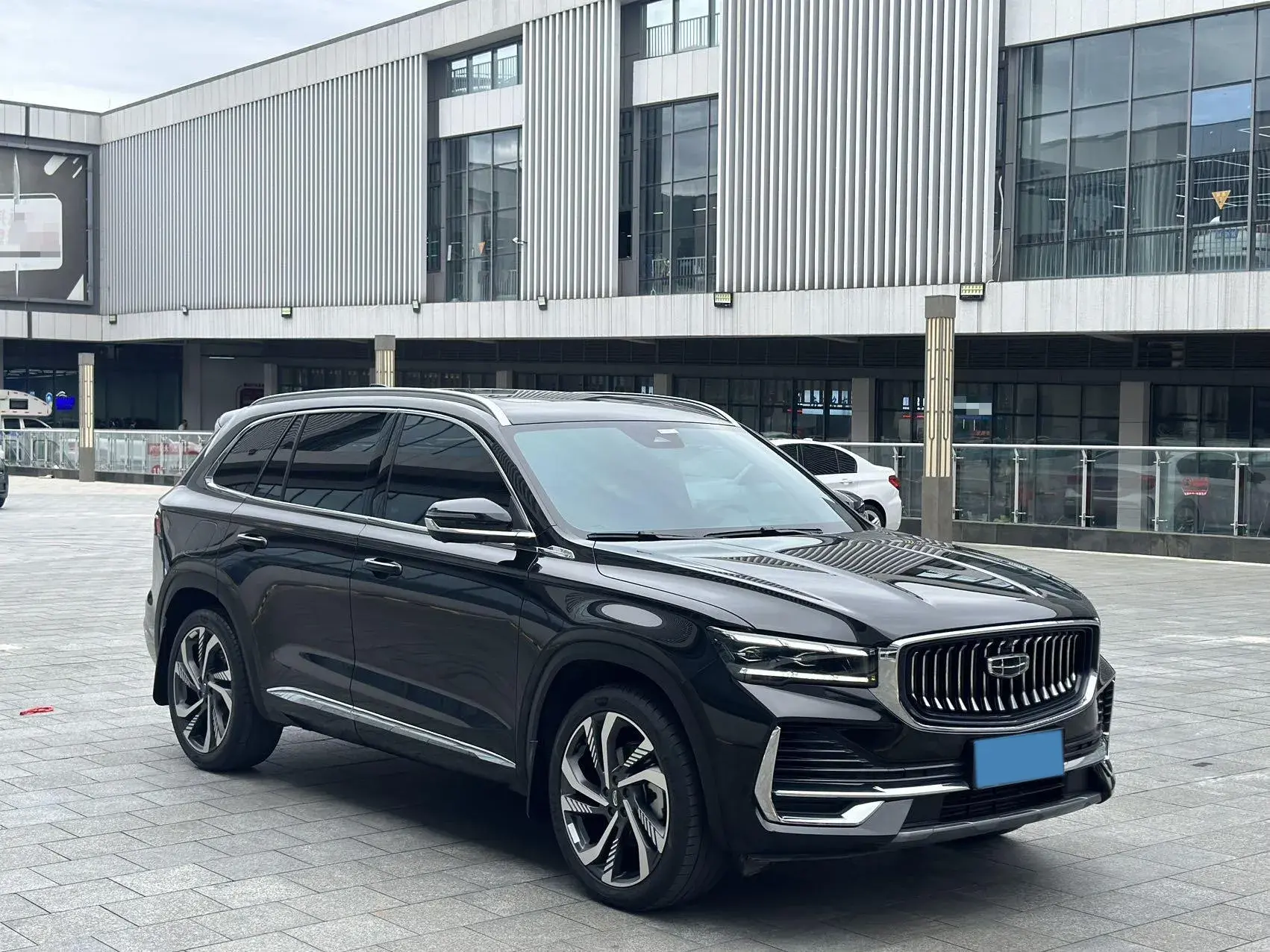 2024 GEELY MONJARO thumbnail 3