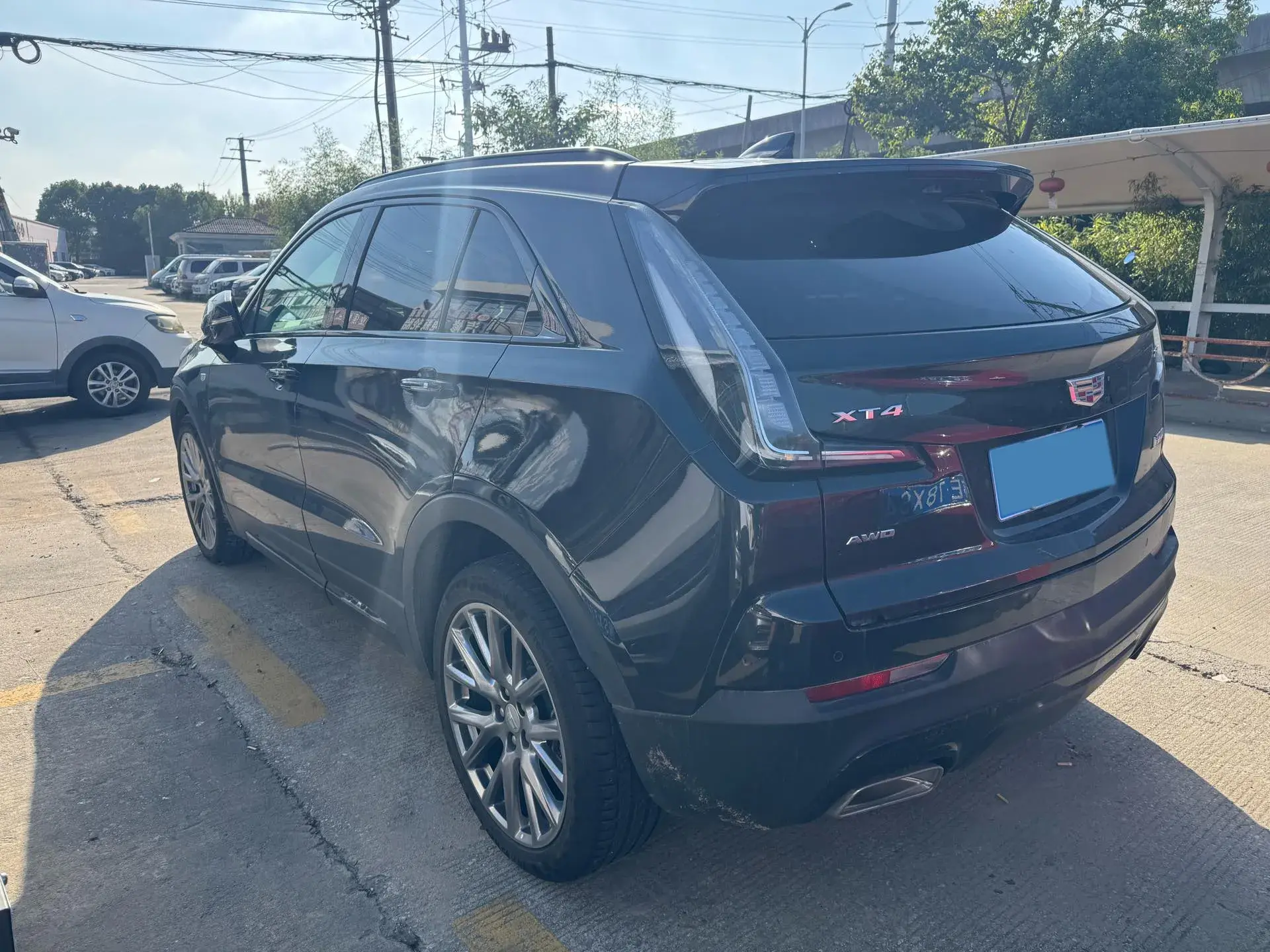 2023 CADILLAC XT4 thumbnail 4