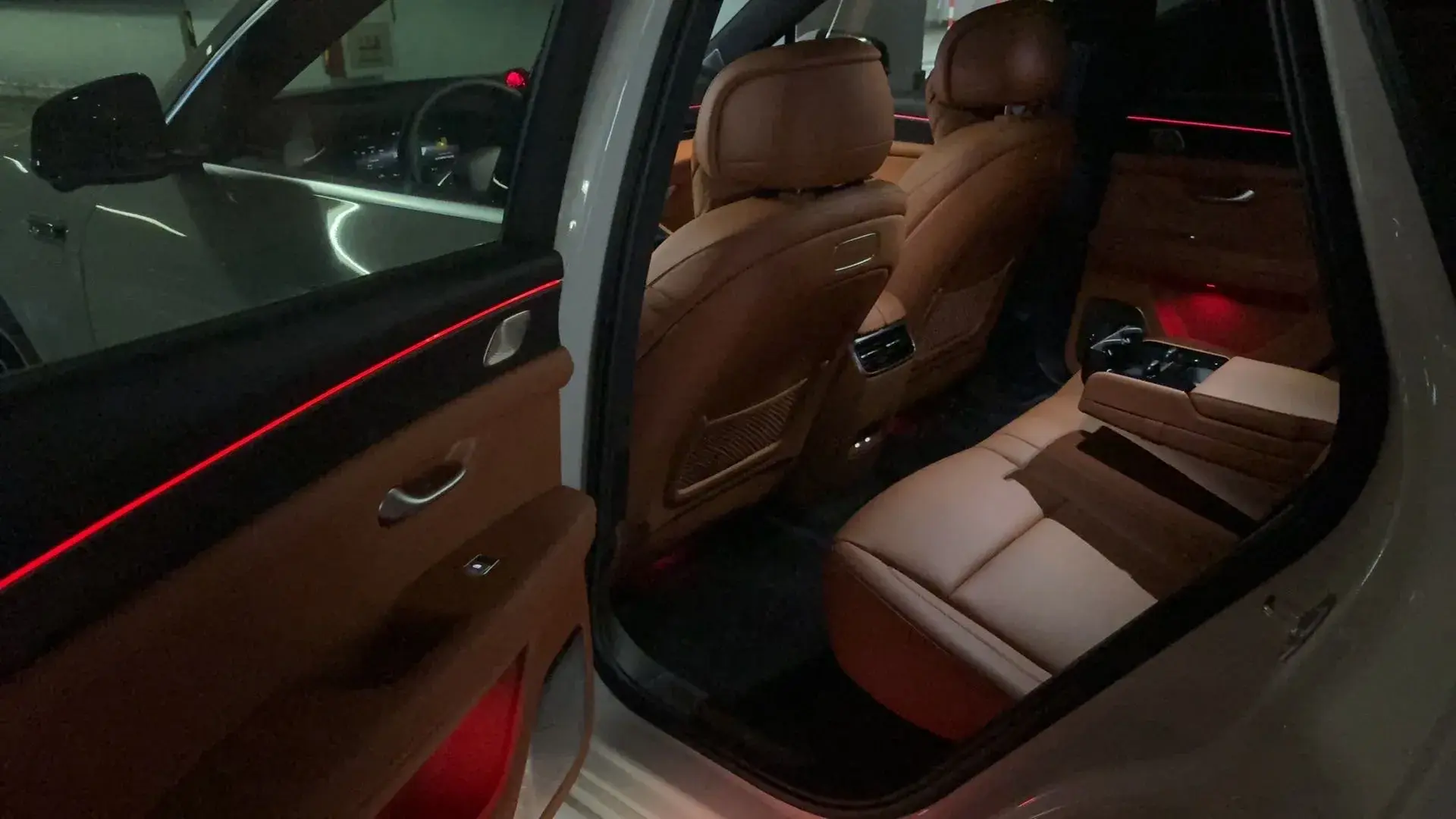 2025 AITO AITO thumbnail 4