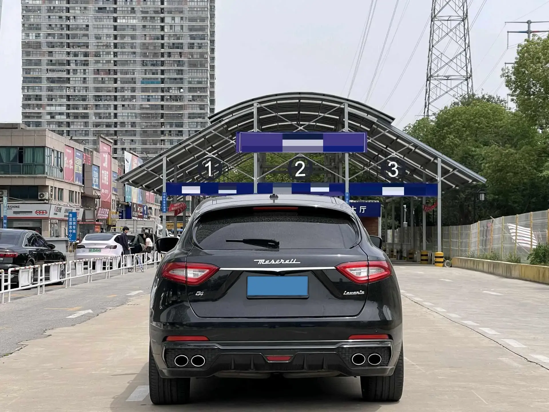 2019 MASERATI LEVANTE thumbnail 3