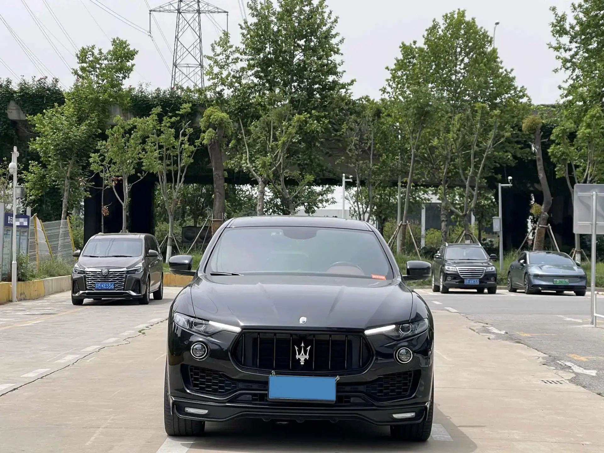 2019 MASERATI LEVANTE thumbnail 2