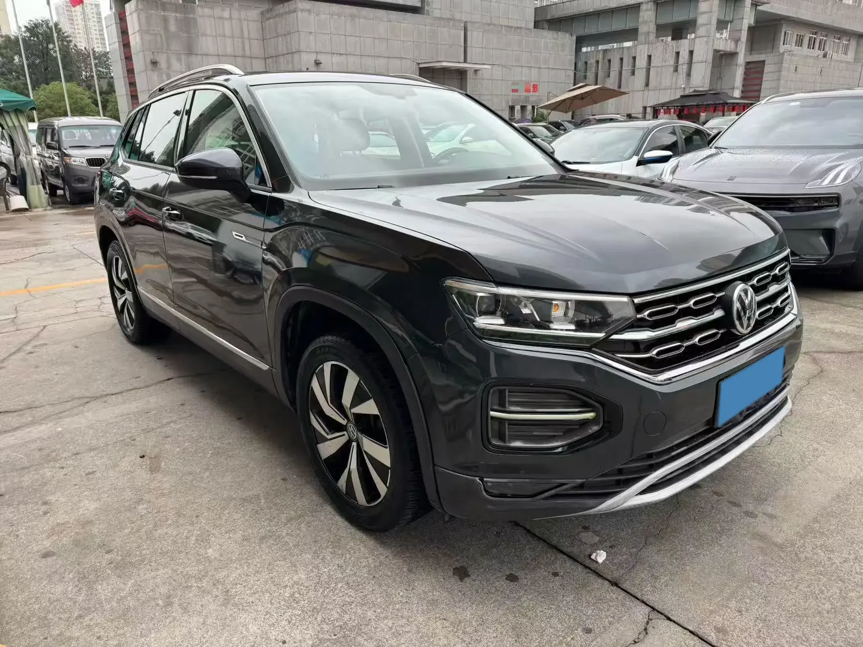 2019 VOLKSWAGEN TAYRON thumbnail 3