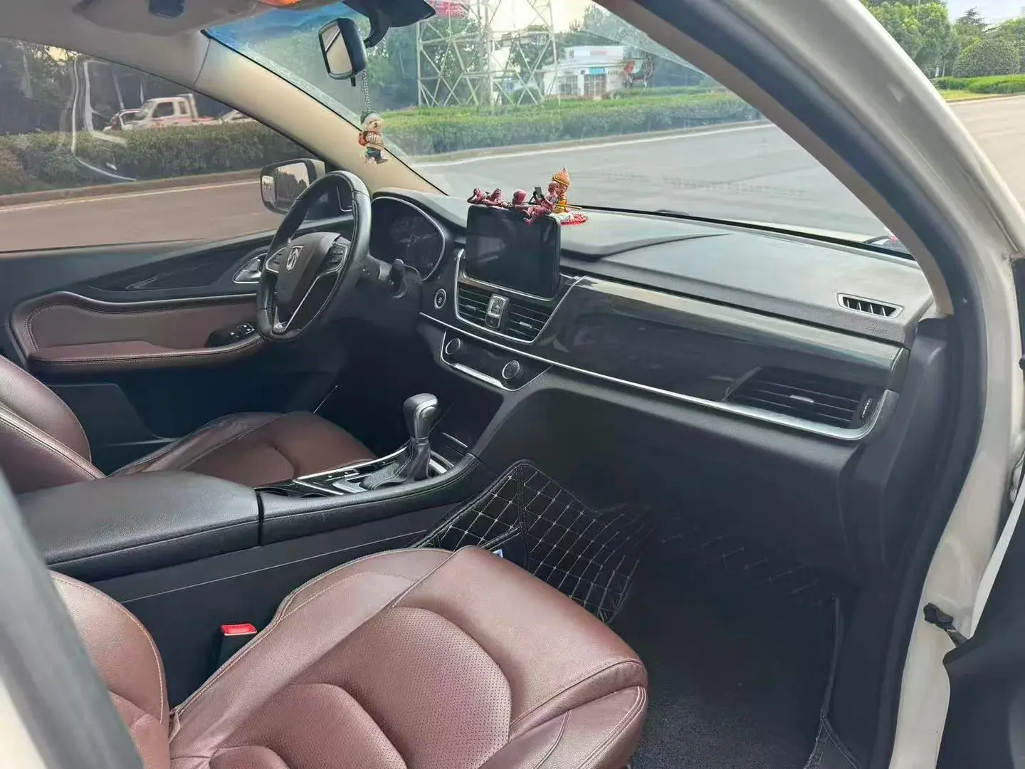 2017 BAOJUN 560 thumbnail 4