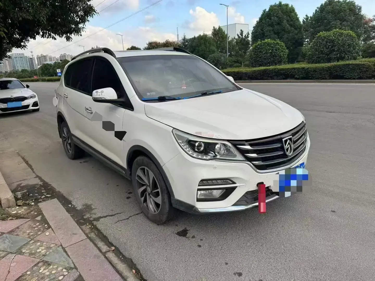 2017 BAOJUN 560 thumbnail 3