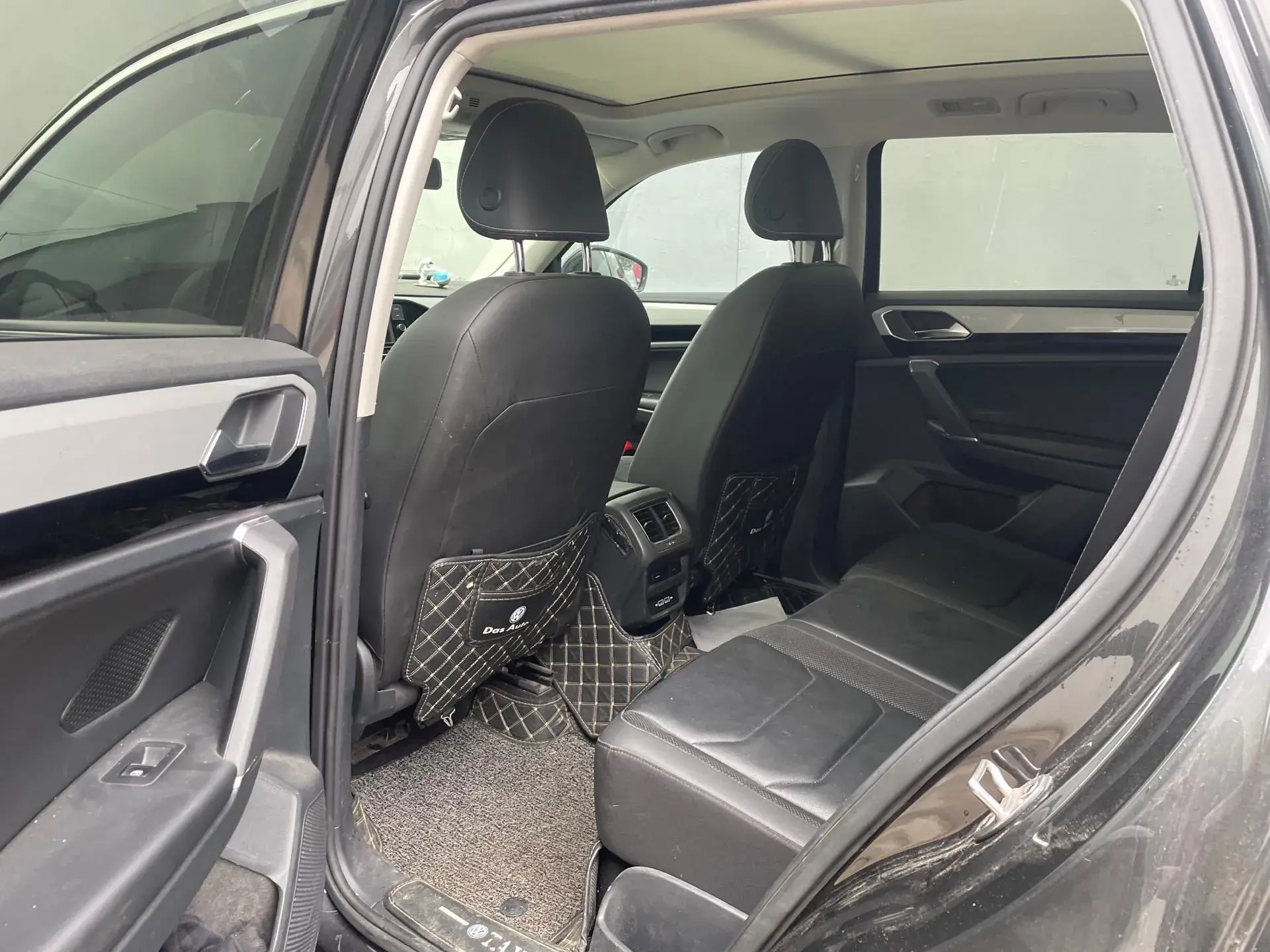 2019 VOLKSWAGEN TAYRON thumbnail 3