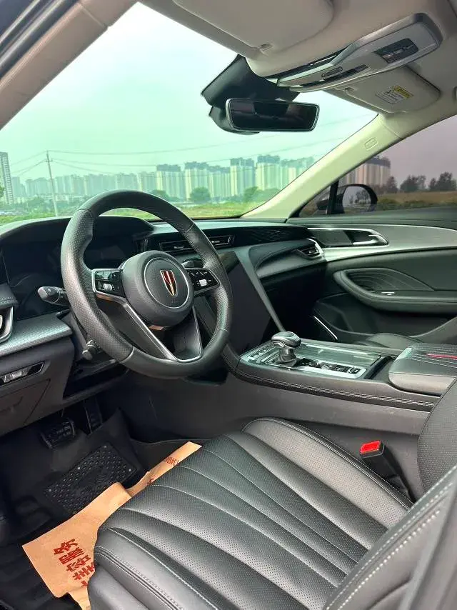 2025 HONGQI H5 thumbnail 4