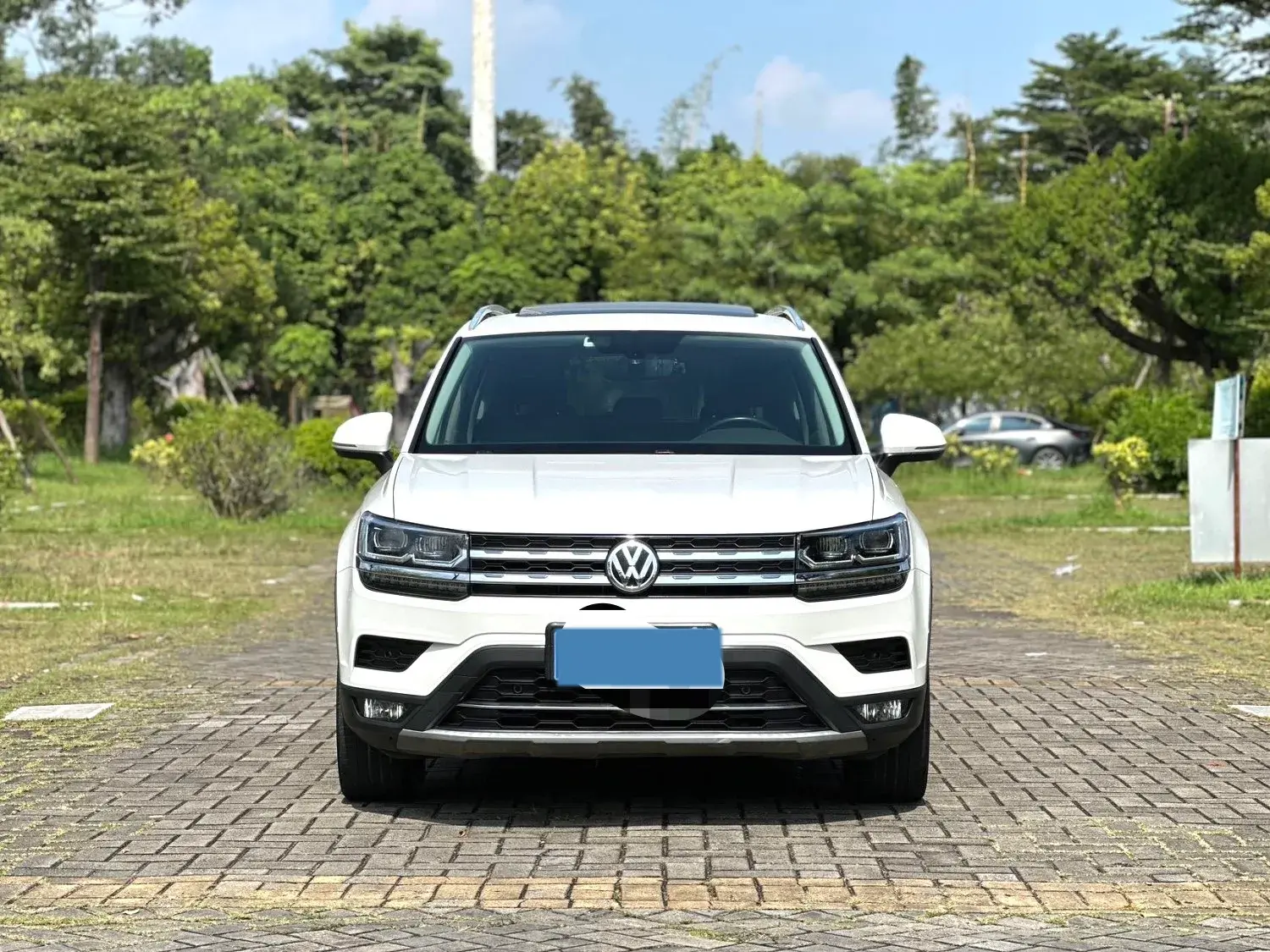 2019 VOLKSWAGEN THARU thumbnail 3