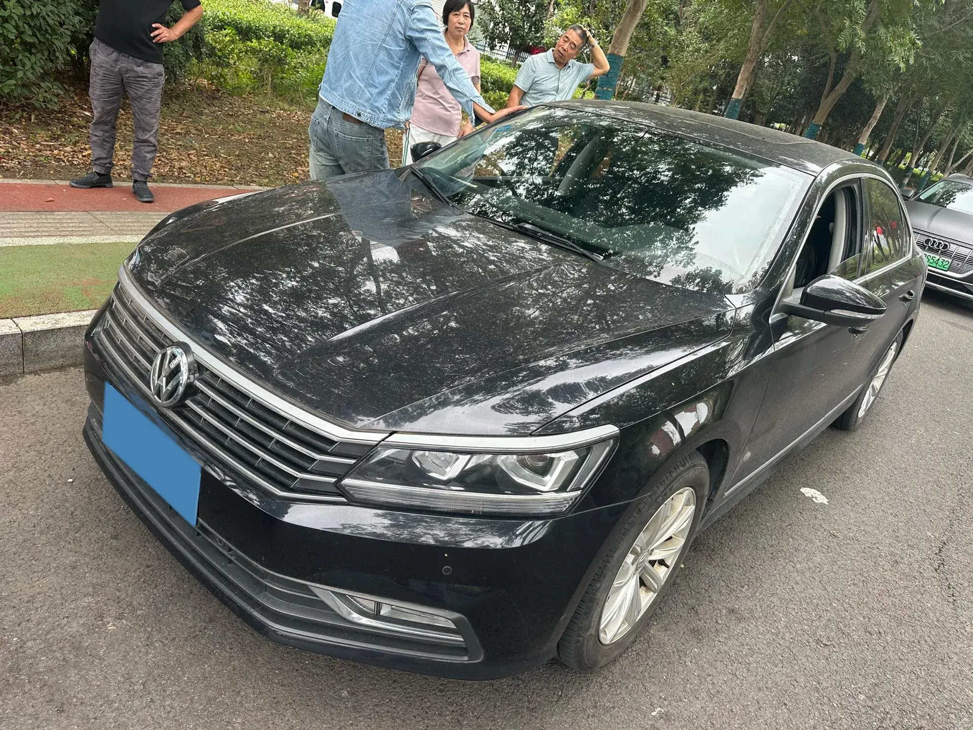 2017 VOLKSWAGEN PASSAT view 1