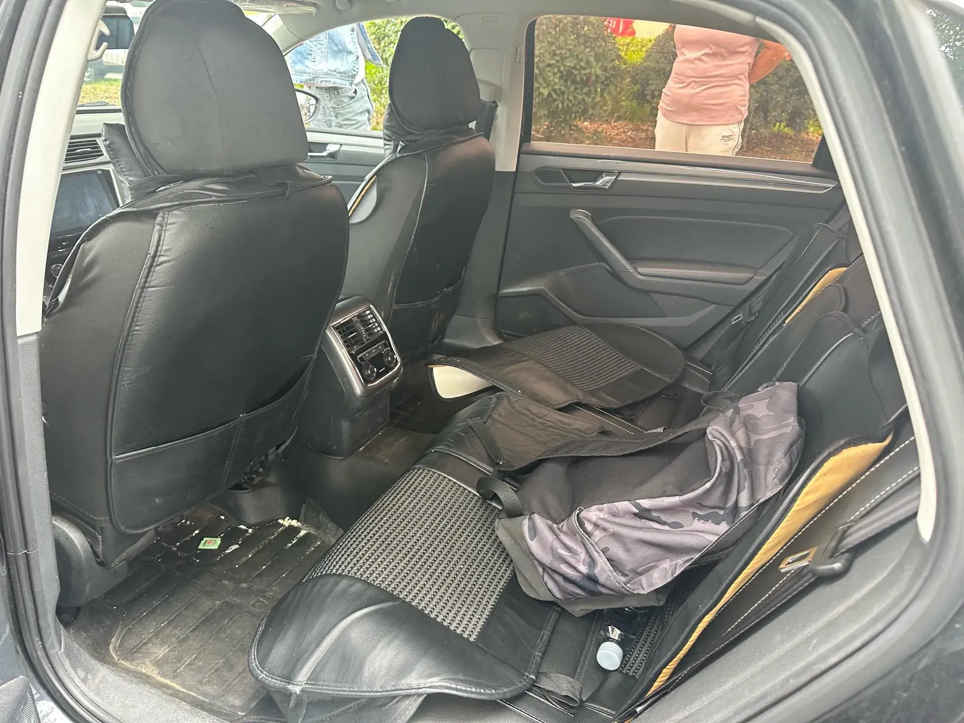 2017 VOLKSWAGEN PASSAT thumbnail 4