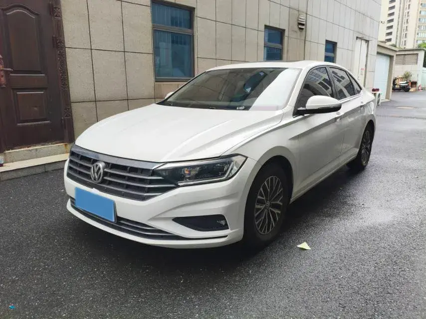 2019 VOLKSWAGEN SAGITAR view 1