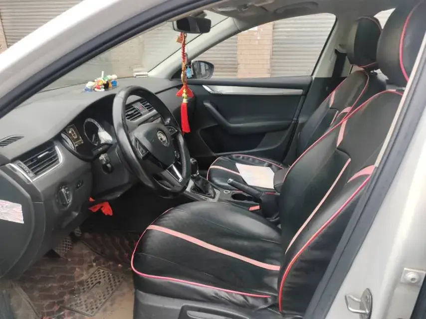 2018 SKODA OCTAVIA thumbnail 3