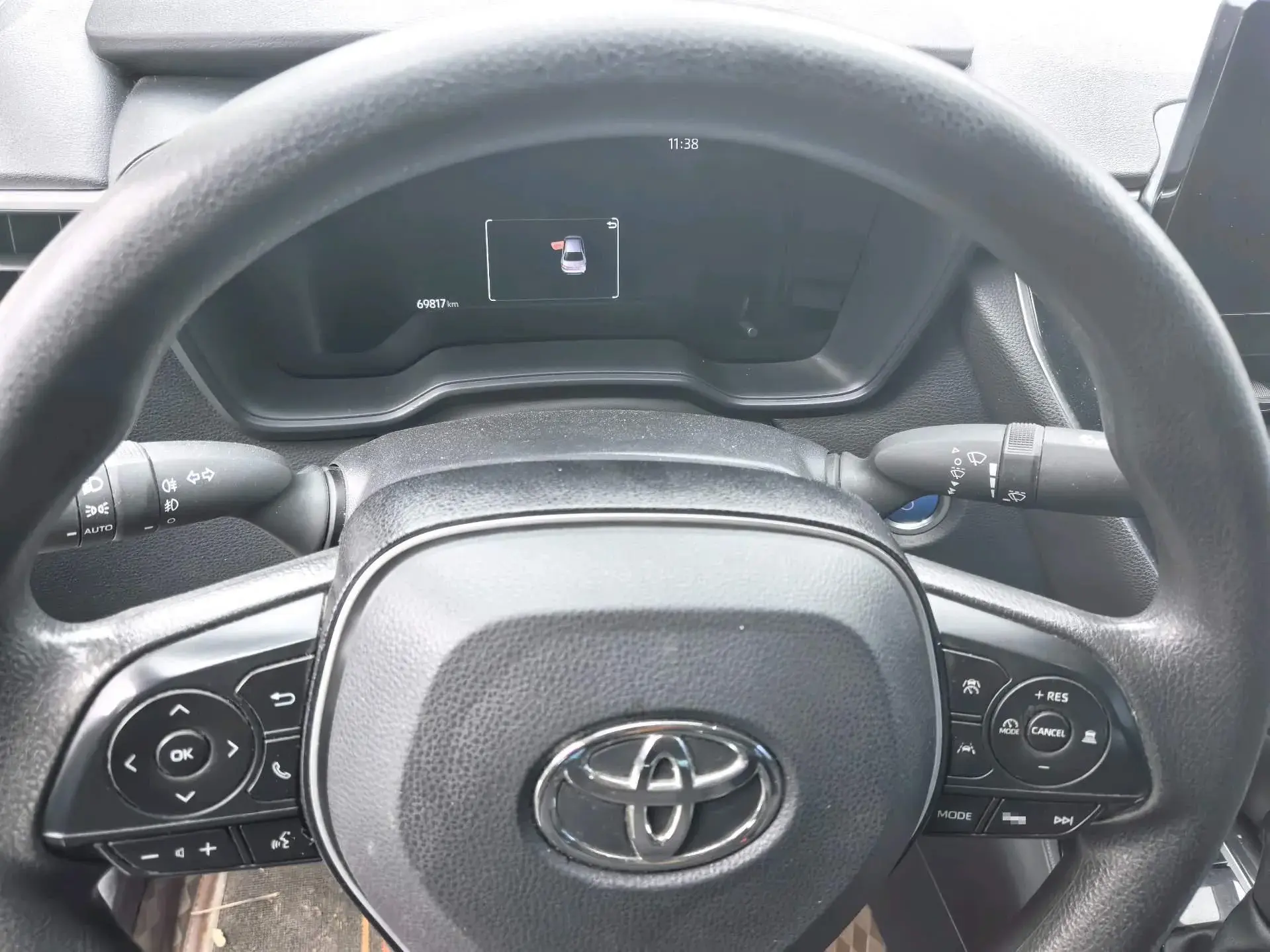 2023 TOYOTA COROLLA thumbnail 4