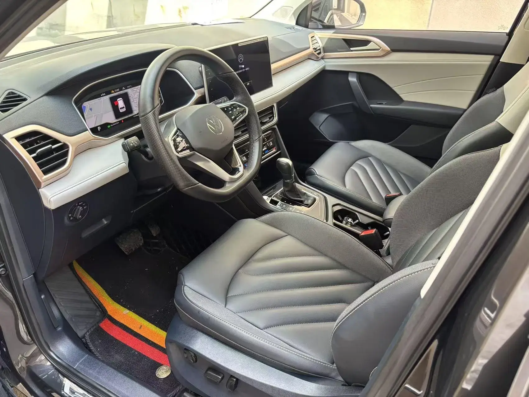 2023 VOLKSWAGEN THARU thumbnail 4