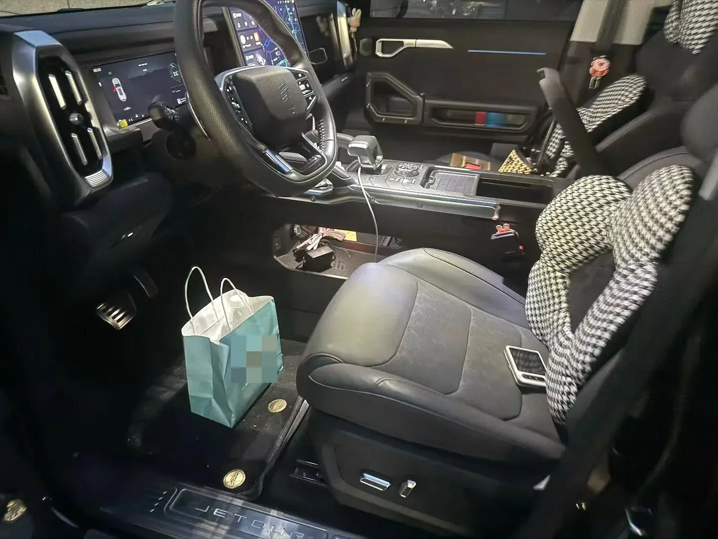 2023 JETOUR TRAVELLER thumbnail 3