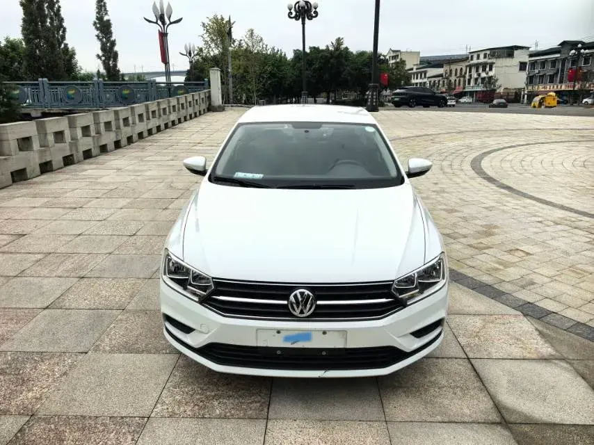 2018 VOLKSWAGEN BORA thumbnail 3