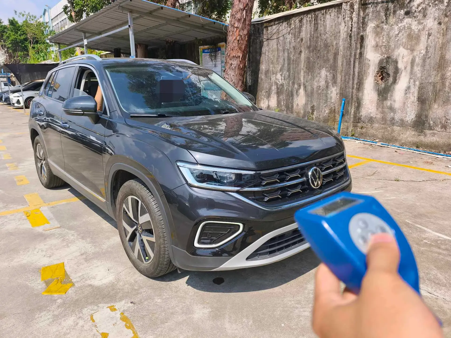 2023 VOLKSWAGEN TAYRON thumbnail 2