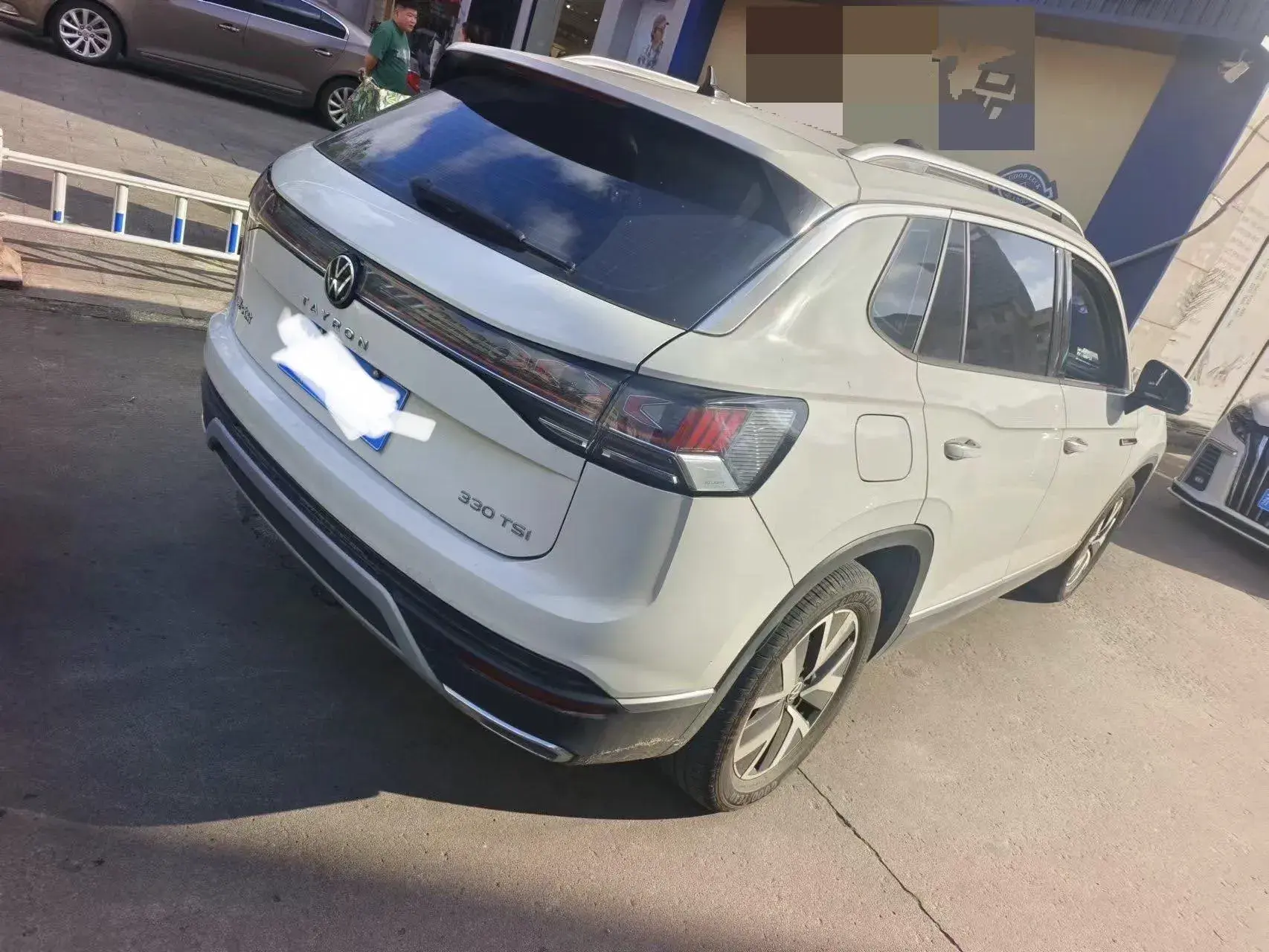 2023 VOLKSWAGEN TAYRON thumbnail 2