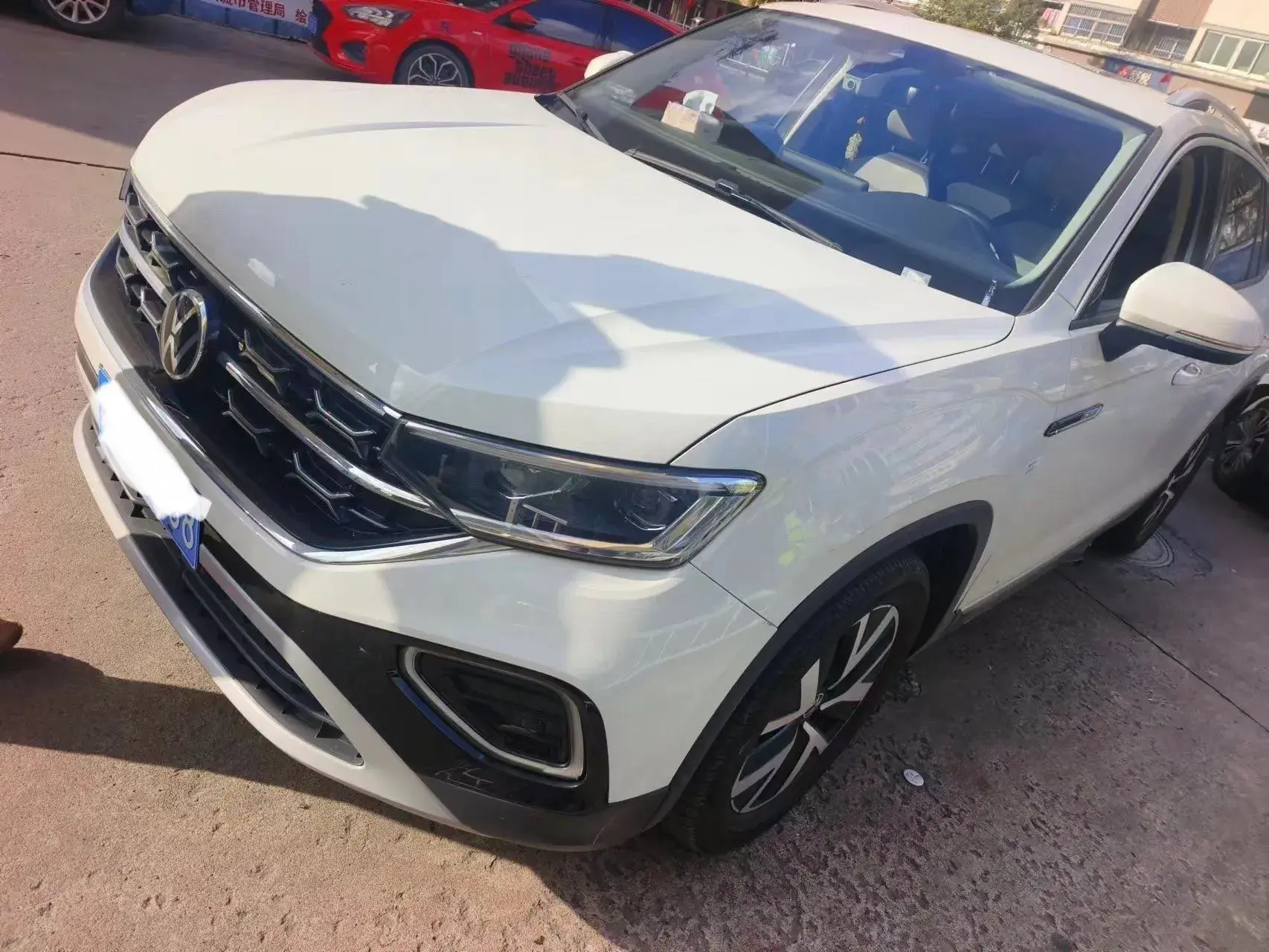 2023 VOLKSWAGEN TAYRON view 1